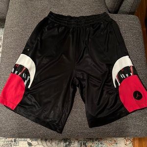 Retro Jordan Shorts XL Black/Red